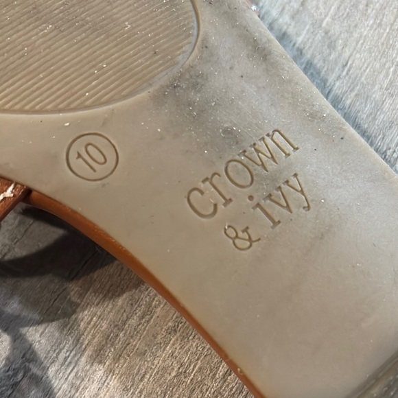 Crown & Ivy Brown Slide Sandals - Picture 6 of 7